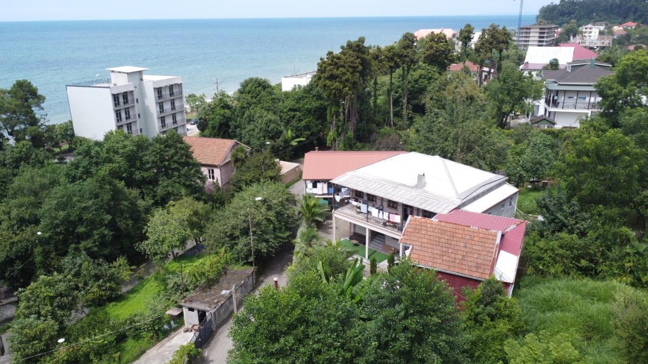 Guest House Nino Makhinjauri Exterior photo
