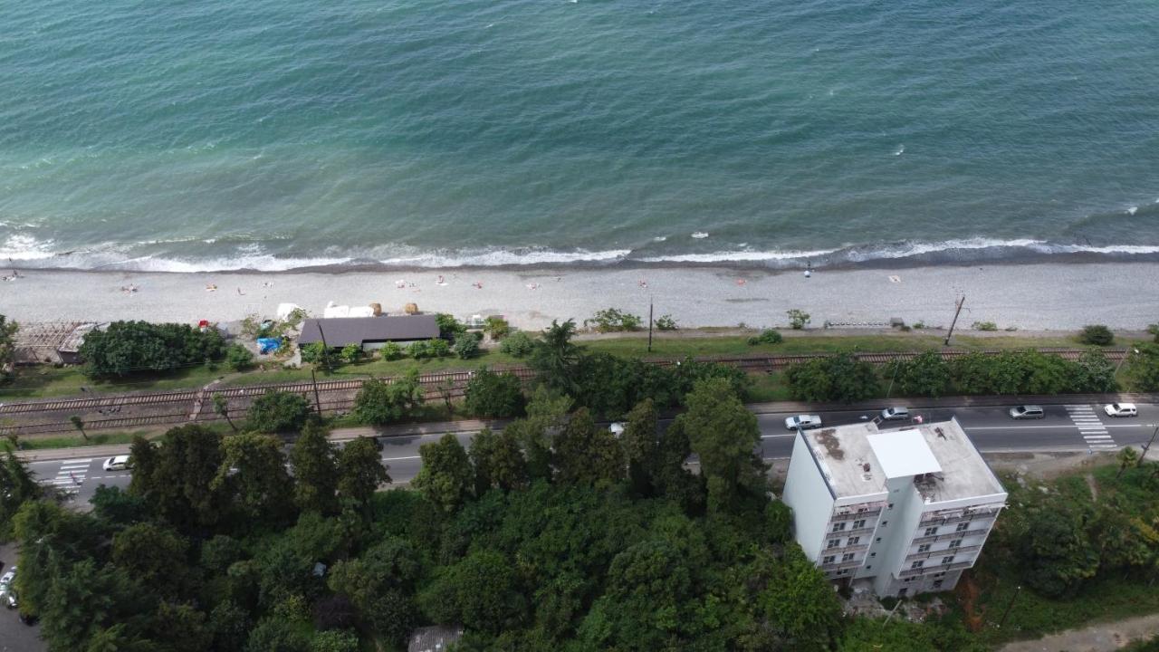 Guest House Nino Makhinjauri Exterior photo