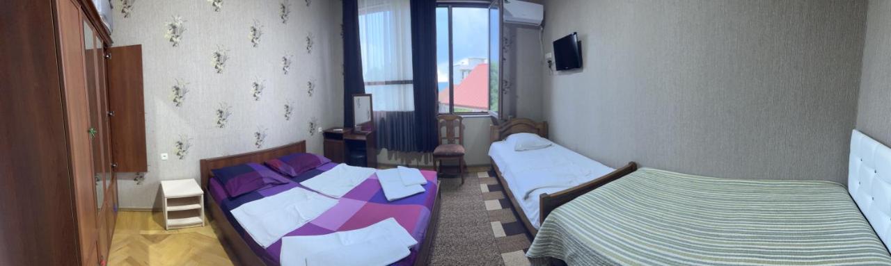 Guest House Nino Makhinjauri Exterior photo